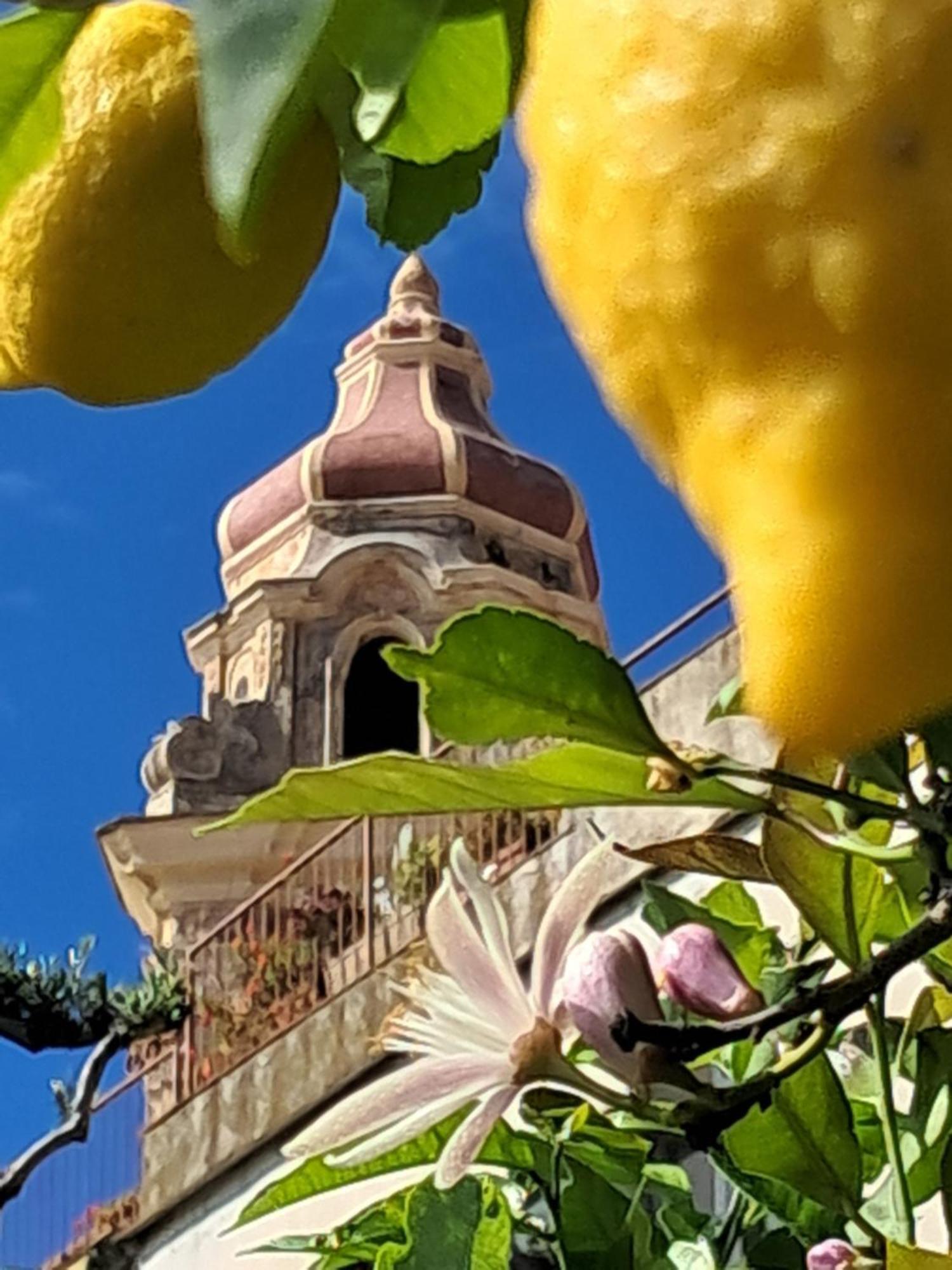 Florinda Lemon'S Suite Cervo Ngoại thất bức ảnh